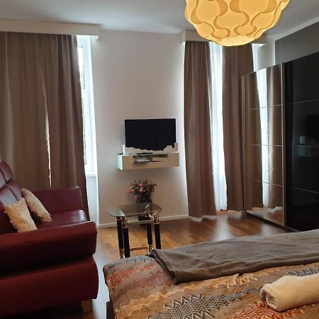 וינה Deluxe Apartment 5P Mm A מראה חיצוני תמונה