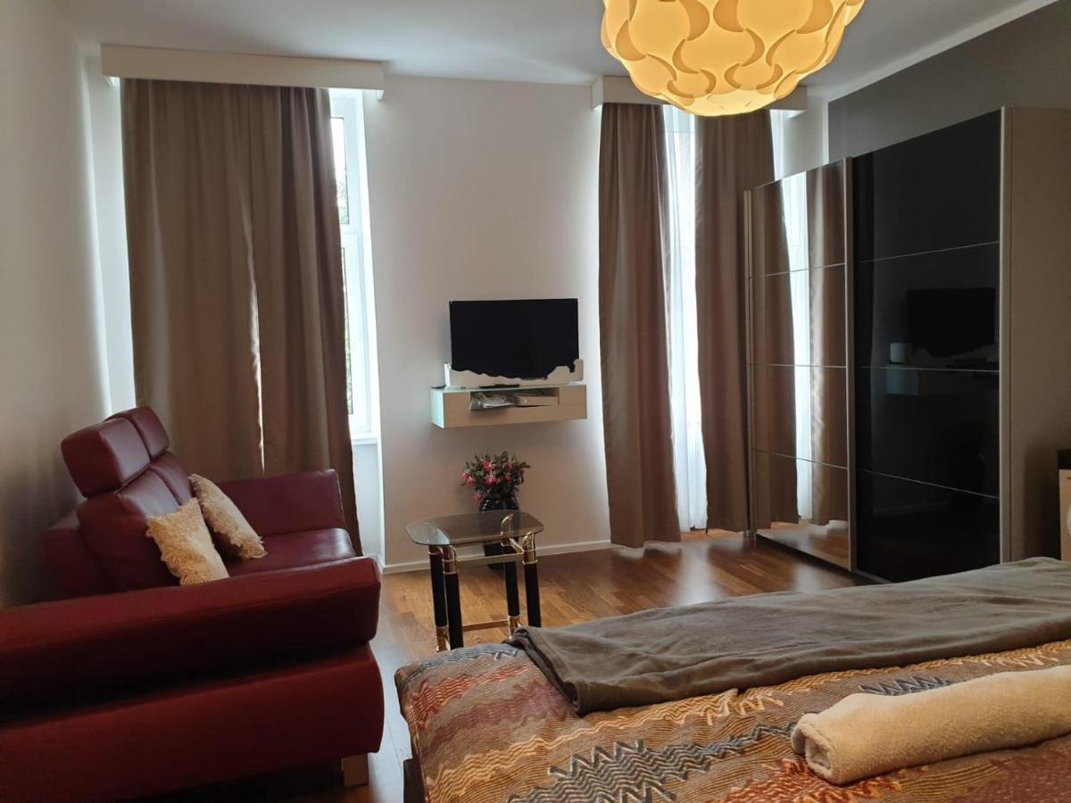 וינה Deluxe Apartment 5P Mm A מראה חיצוני תמונה