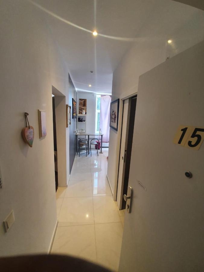 וינה Deluxe Apartment 5P Mm A מראה חיצוני תמונה